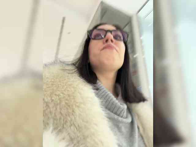 -Your-Michelle- webcam