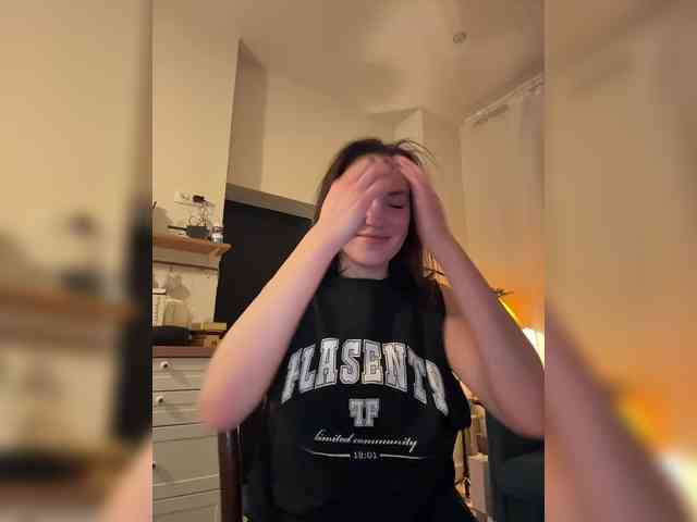 -Your-Michelle- webcam