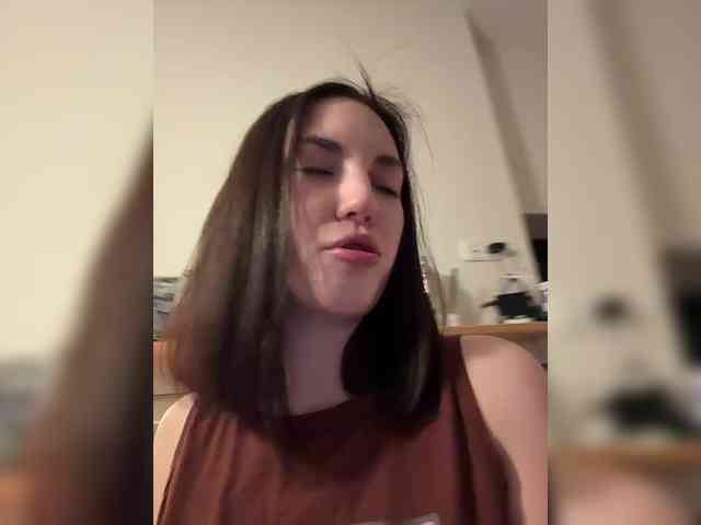 -Your-Michelle- webcam