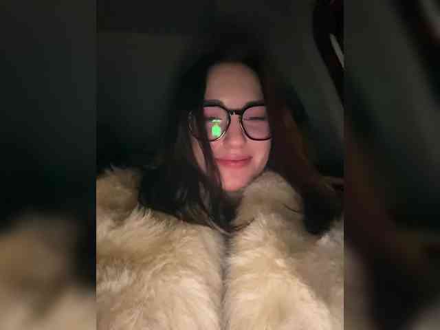 -Your-Michelle- webcam