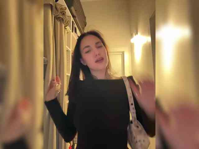 -Your-Michelle- webcam