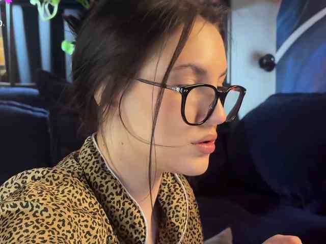 -Your-Michelle- webcam