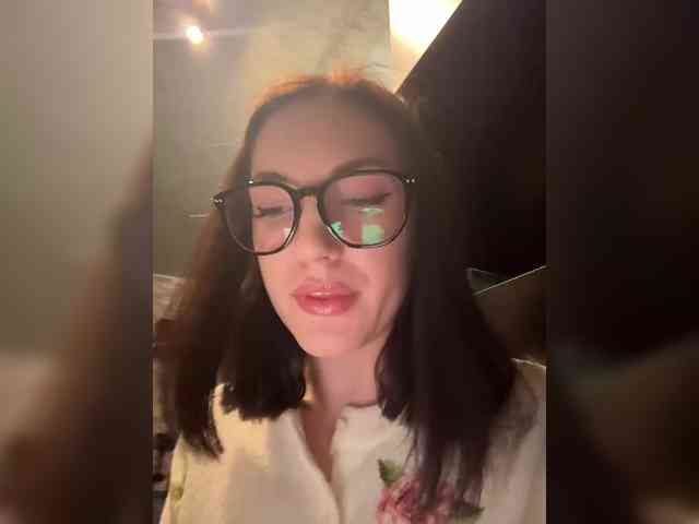 -Your-Michelle- webcam