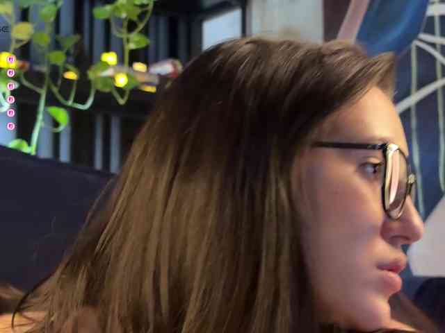 -Your-Michelle- webcam