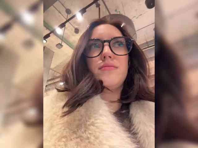 -Your-Michelle- webcam