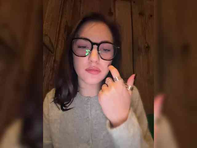 -Your-Michelle- webcam