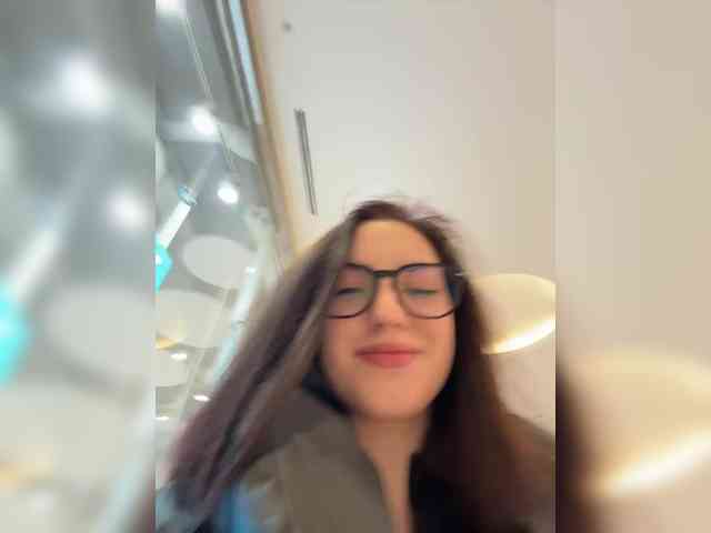 -Your-Michelle- webcam