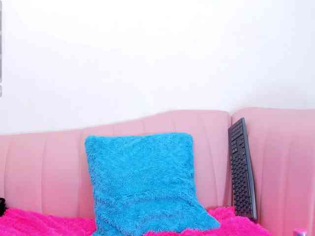 BlondieCutee BlondieCutee