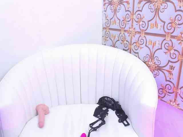 BlondieCutee webcam