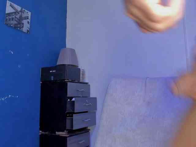 Bemylover11 webcam