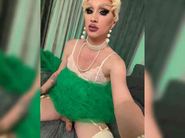 Iskra-Electrical Live Webcam on BongaCams