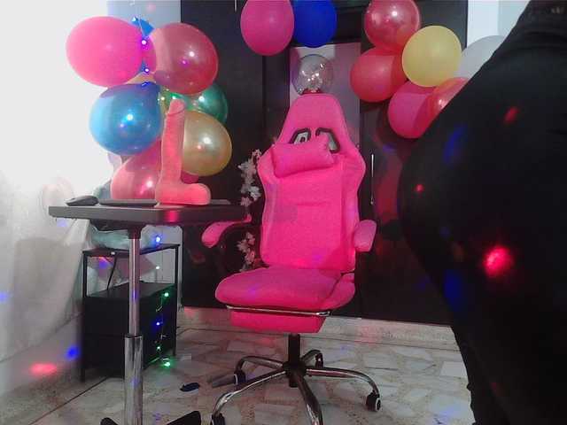 rous-kinky's BongaCams show and profile