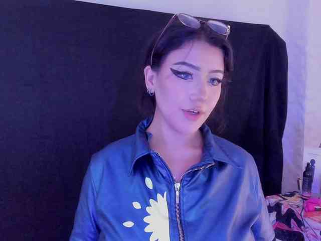 Miyu-Izumo Live Webcam on BongaCams