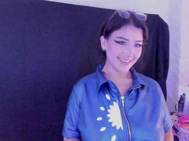 Miyu-Izumo Live Webcam on BongaCams