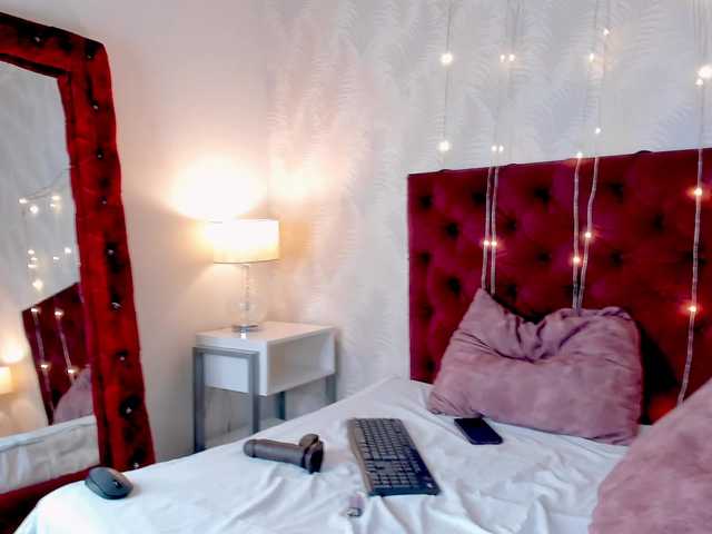 Karlyprint's BongaCams show and profile