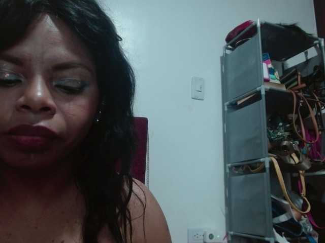 lizethrey73's BongaCams show and profile