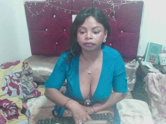 lizethrey73's BongaCams show and profile