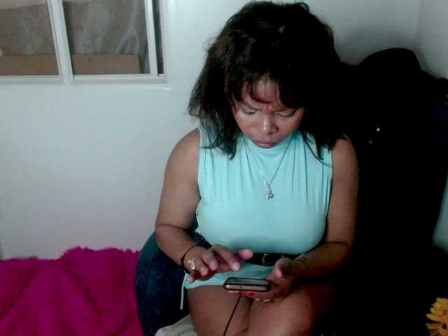 lizethrey73's BongaCams show and profile