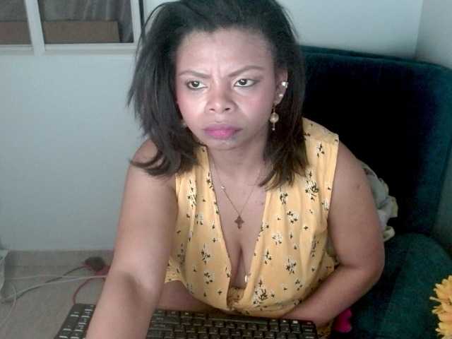 lizethrey73's BongaCams show and profile