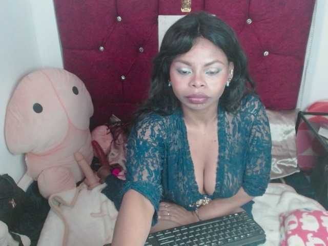 lizethrey73's BongaCams show and profile