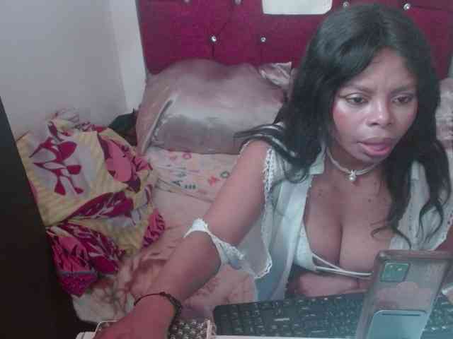 lizethrey73 Live Webcam on BongaCams