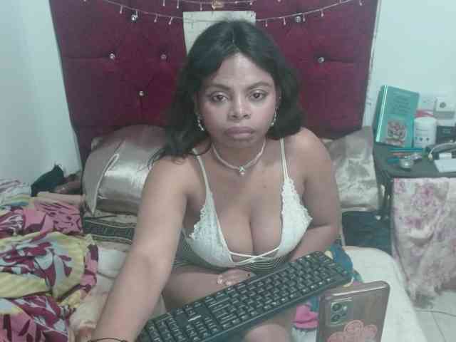 lizethrey73 Live Webcam on BongaCams