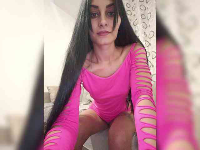 MihaCreola webcam