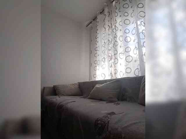 MihaCreola webcam
