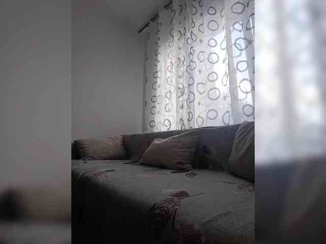 MihaCreola webcam