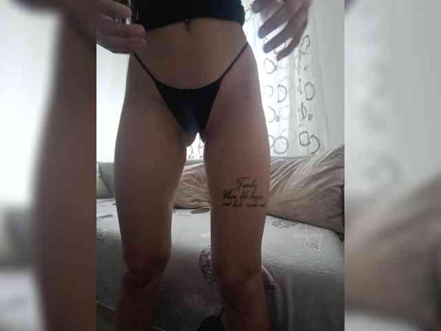 MihaCreola webcam