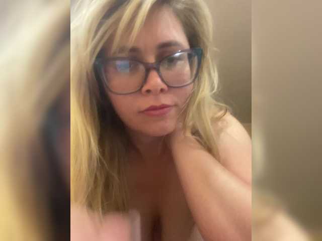 Crystal00Girl from BongaCams is Freechat