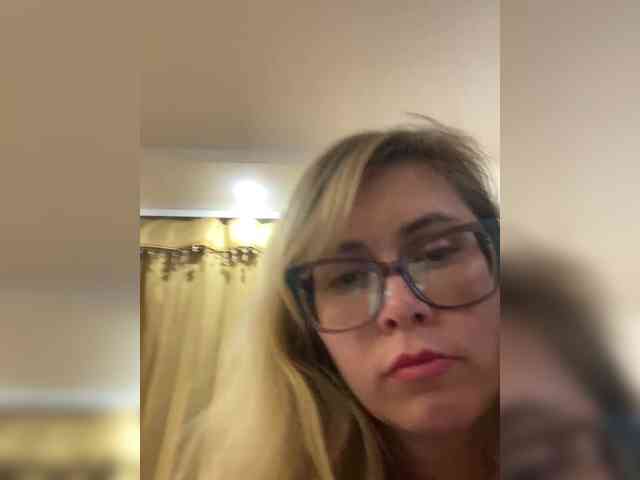 Elegant00Girl webcam