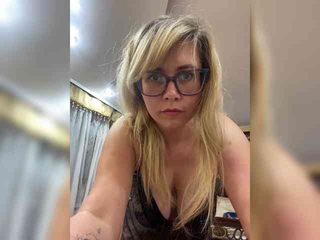 Elegant00Girl webcam