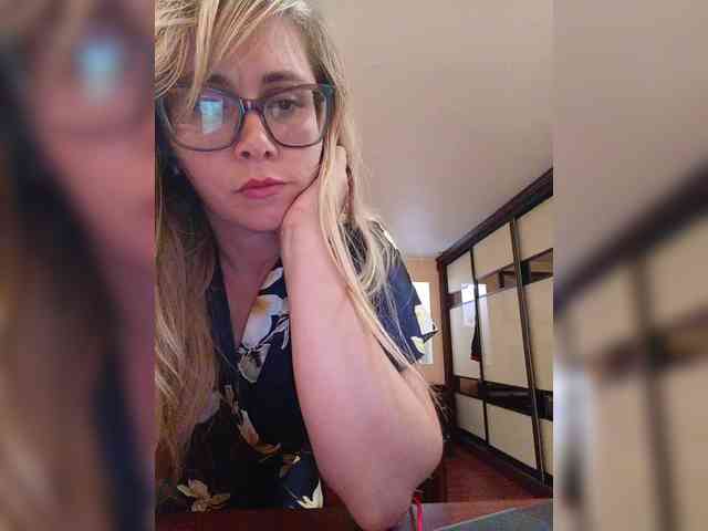 Elegant00Girl webcam