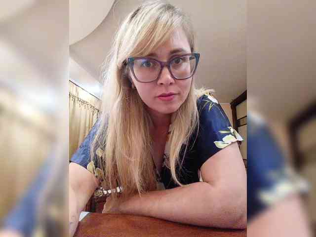 Elegant00Girl webcam
