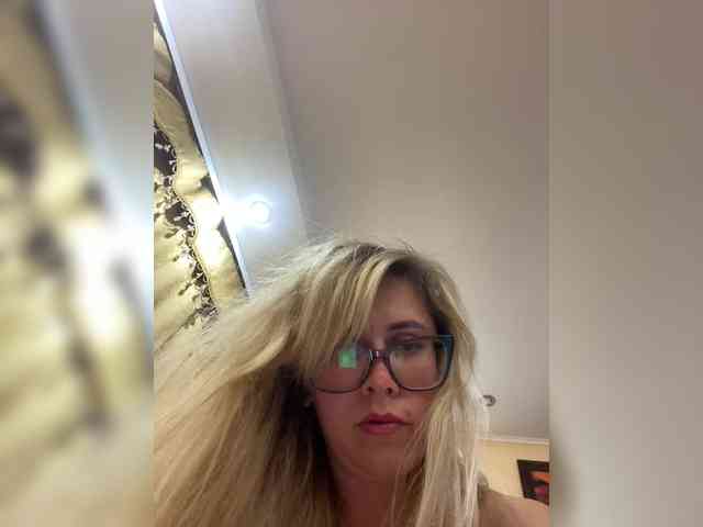 Elegant00Girl webcam