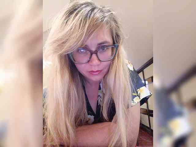 Elegant00Girl webcam