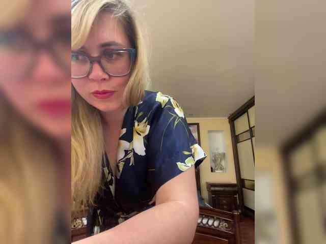 Elegant00Girl webcam