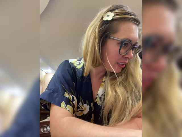 Elegant00Girl webcam