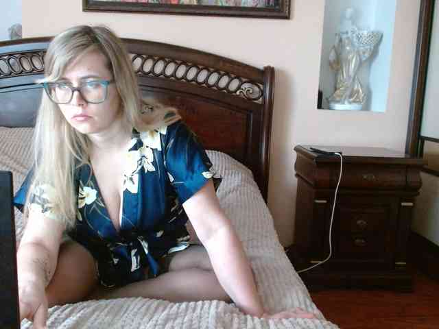 Elegant00Girl webcam