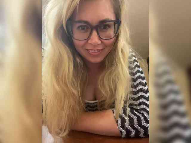 Elegant00Girl webcam