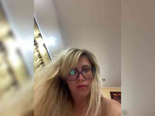 Elegant00Girl webcam