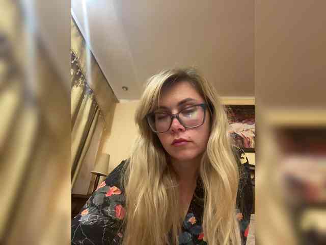 Elegant00Girl webcam
