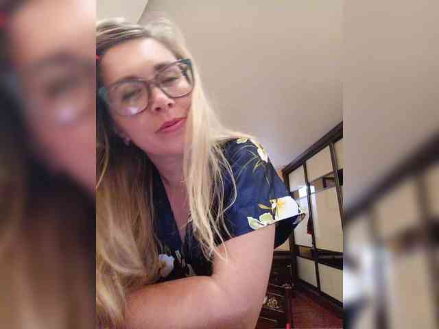 Elegant00Girl webcam