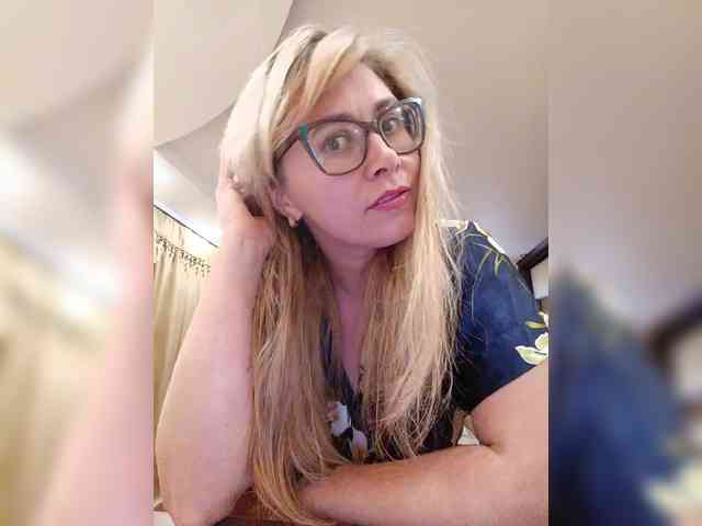 Elegant00Girl webcam