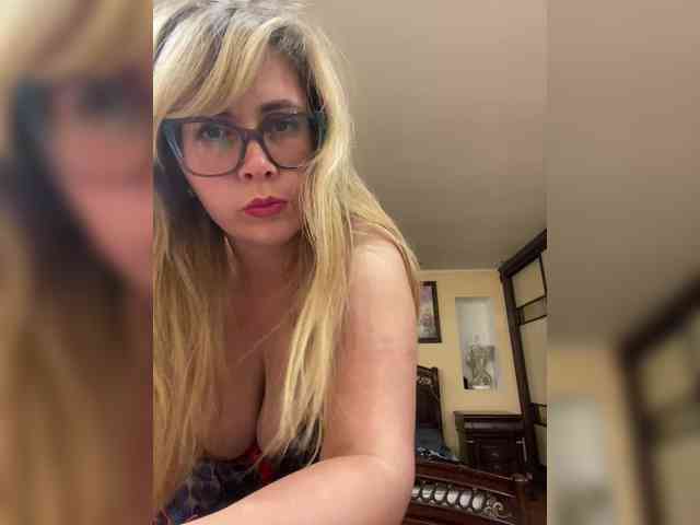 Elegant00Girl webcam