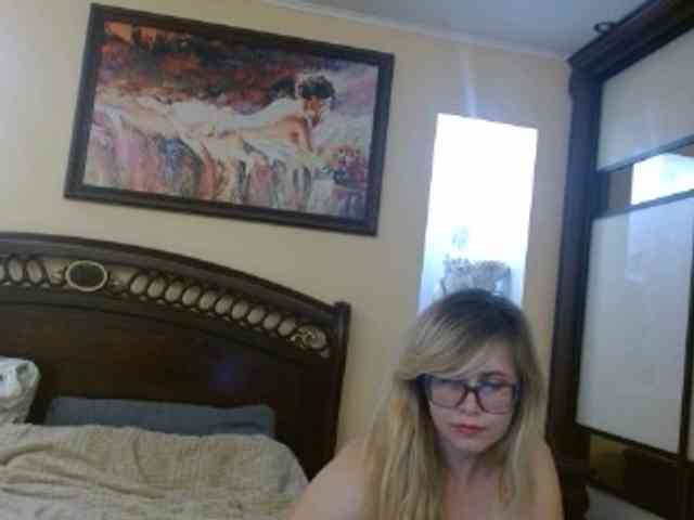 Crystal00Girl Live Webcam on BongaCams