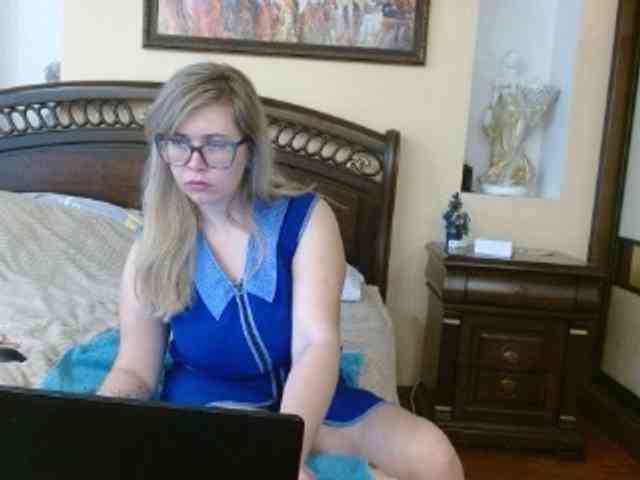 Elegant00Girl webcam