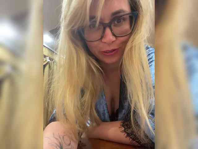 Elegant00Girl webcam