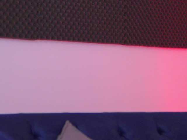 EllieRedd's BongaCams show and profile